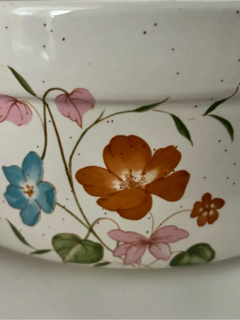 Ceramic Floral Covered Casserole Dish - Cream Treasure Craft 985 Made in USA